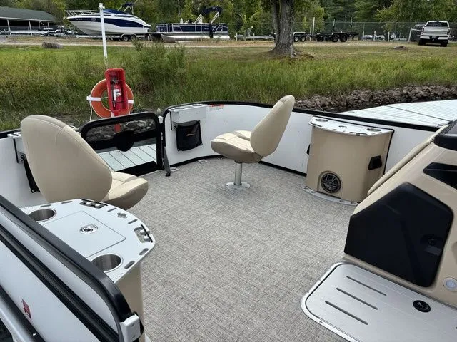 Slide: The Image of Premier 230 Sunsation Angler 4pt 2024 - 6