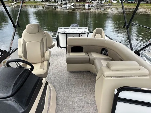 Slide: The Image of Premier 230 Sunsation Angler 4pt 2024 - 8