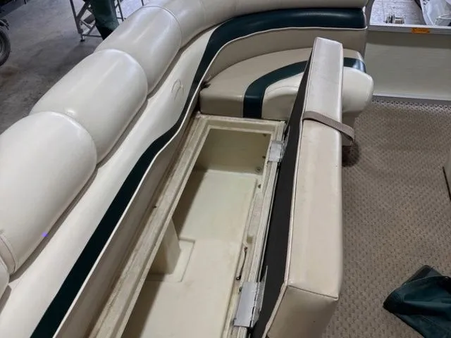 Slide: The Image of Bennington 2575RL 2002 - 18