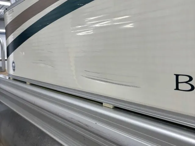 Slide: The Image of Bennington 2575RL 2002 - 21