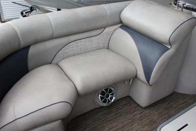 Slide: The Image of Premier 240 Alante PTX 2018 - 22