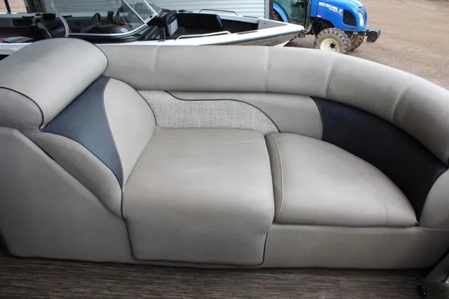 Slide: The Image of Premier 240 Alante PTX 2018 - 24