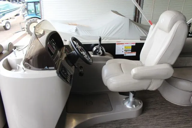 Slide: The Image of Premier 240 Alante PTX 2018 - 27