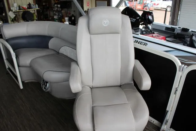 Slide: The Image of Premier 240 Alante PTX 2018 - 31