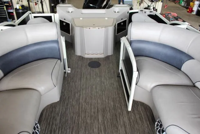 Slide: The Image of Premier 240 Alante PTX 2018 - 32