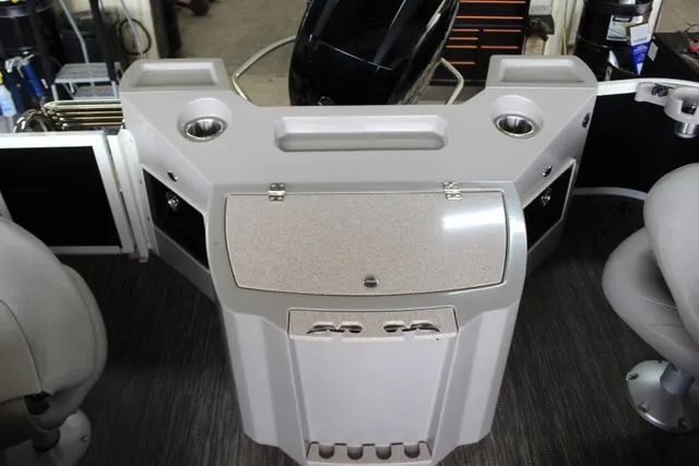 Slide: The Image of Premier 240 Alante PTX 2018 - 33