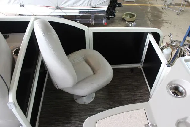 Slide: The Image of Premier 240 Alante PTX 2018 - 35