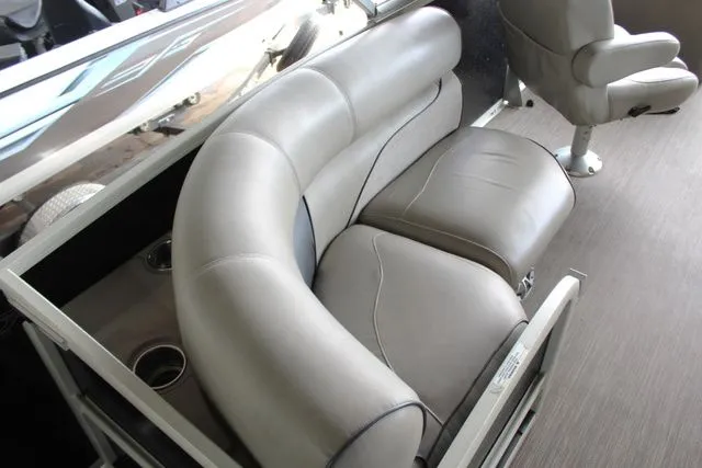 Slide: The Image of Premier 240 Alante PTX 2018 - 37