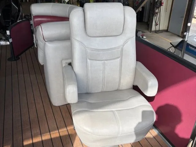 Slide: The Image of Premier 230 Solaris RF CL 2019 - 12