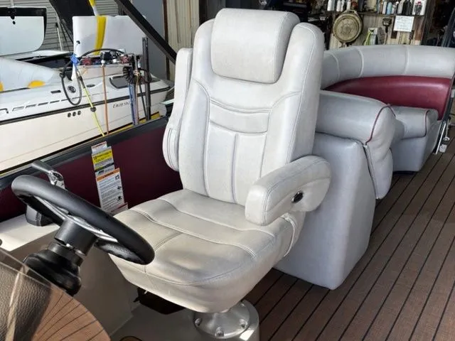 Slide: The Image of Premier 230 Solaris RF CL 2019 - 13