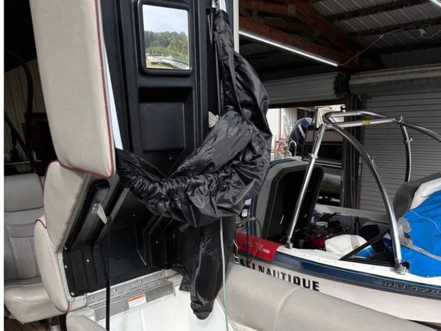 Slide: The Image of Premier 230 Solaris RF CL 2019 - 14