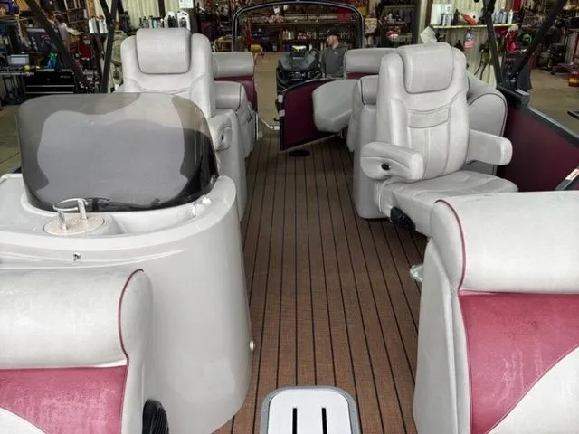 Slide: The Image of Premier 230 Solaris RF CL 2019 - 40