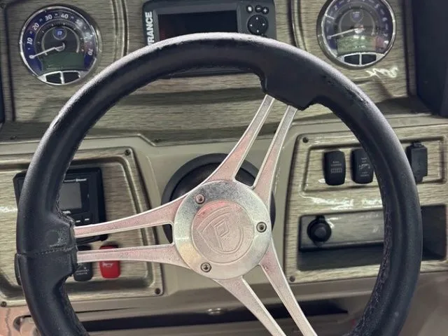 Slide: The Image of Premier 230 Solaris RF CL 2019 - 6