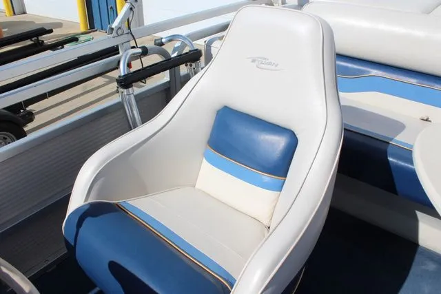 Slide: The Image of Sylvan 820 Elite 2000 - 20