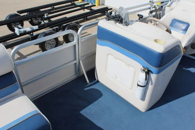 Slide: The Image of Sylvan 820 Elite 2000 - 34