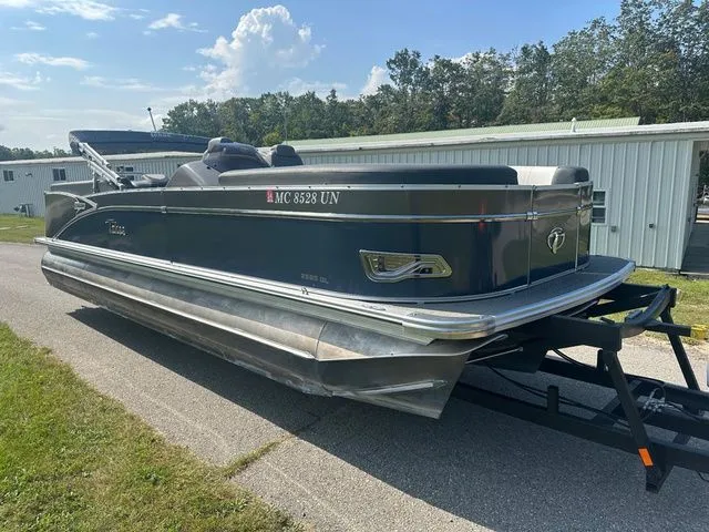 The Image of Tahoe 2585 CASCADE QUAD LOUNGER 2021 - 1