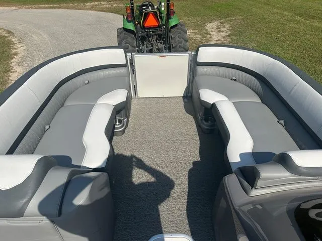 Slide: The Image of Tahoe 2585 CASCADE QUAD LOUNGER 2021 - 11