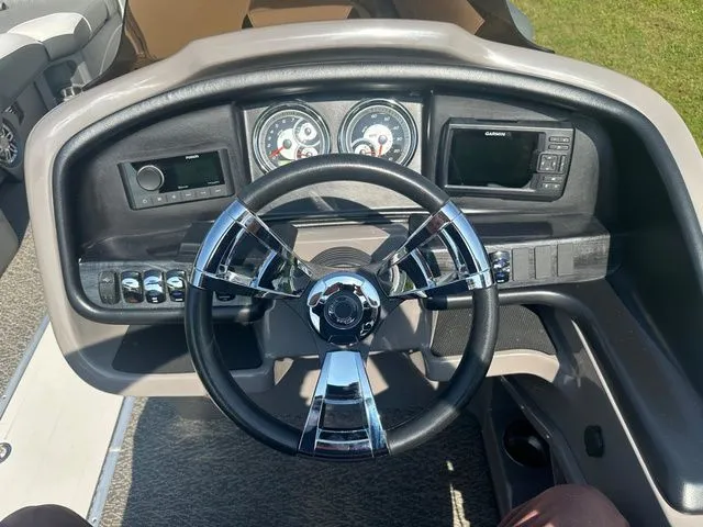 Slide: The Image of Tahoe 2585 CASCADE QUAD LOUNGER 2021 - 15