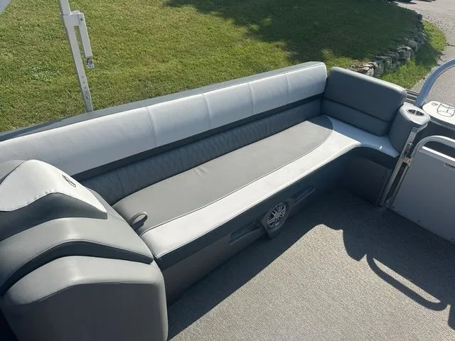 Slide: The Image of Tahoe 2585 CASCADE QUAD LOUNGER 2021 - 18