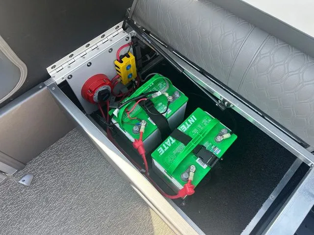 Slide: The Image of Tahoe 2585 CASCADE QUAD LOUNGER 2021 - 19