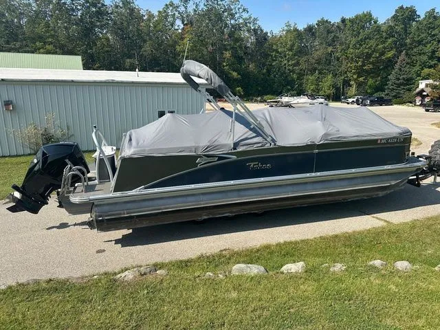 Slide: The Image of Tahoe 2585 CASCADE QUAD LOUNGER 2021 - 26