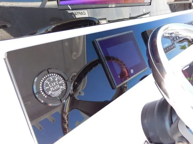 Slide: The Image of Blazer Bay 2700 Hybrid 2026 - 13