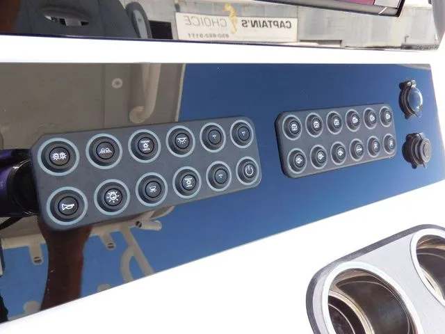 Slide: The Image of Blazer Bay 2700 Hybrid 2026 - 15