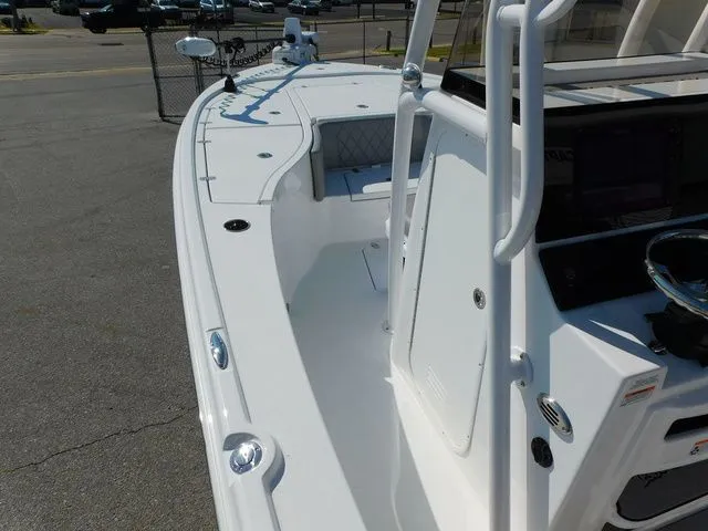 Slide: The Image of Blazer Bay 2700 Hybrid 2026 - 17