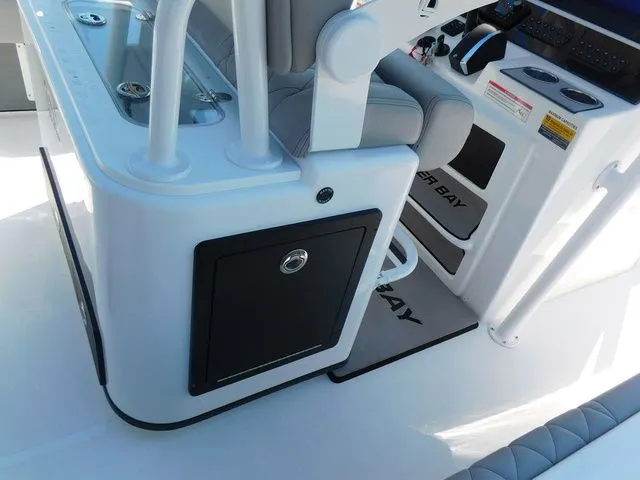 Slide: The Image of Blazer Bay 2700 Hybrid 2026 - 33