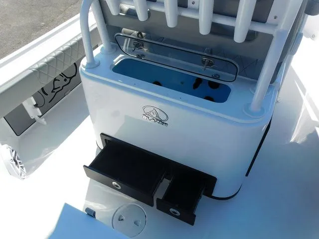 Slide: The Image of Blazer Bay 2700 Hybrid 2026 - 36