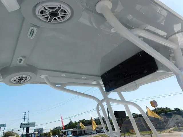 Slide: The Image of Blazer Bay 2700 Hybrid 2026 - 44