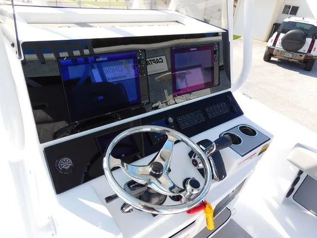 Slide: The Image of Blazer Bay 2700 Hybrid 2026 - 9