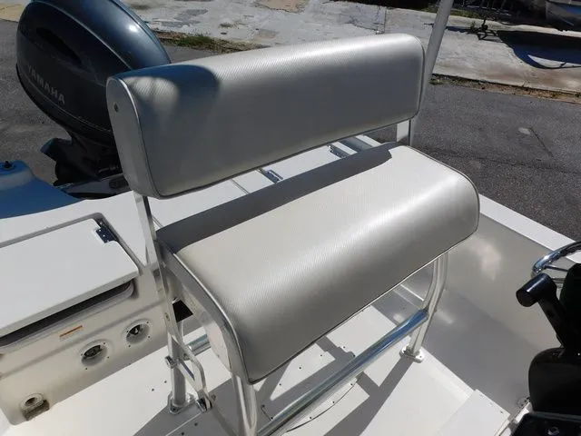 Slide: The Image of NauticStar 195 Bay 2021 - 17