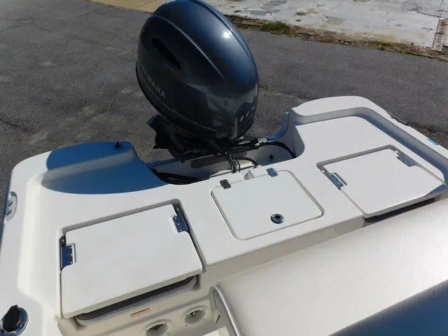 Slide: The Image of NauticStar 195 Bay 2021 - 19