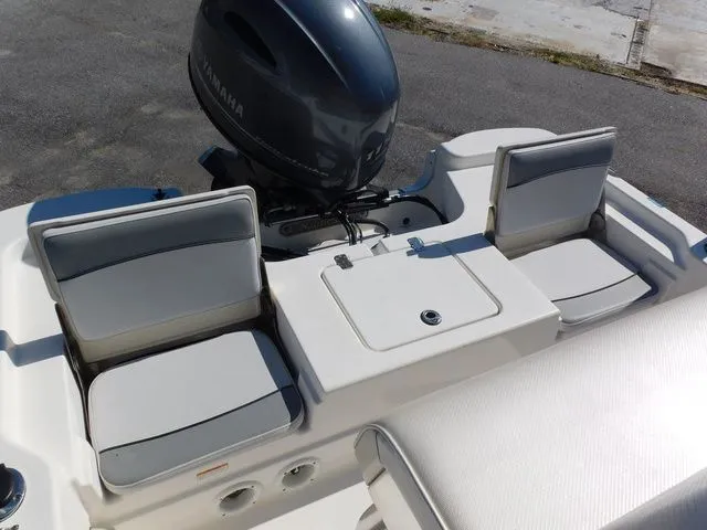 Slide: The Image of NauticStar 195 Bay 2021 - 20