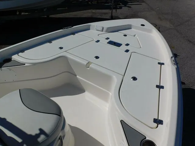 Slide: The Image of NauticStar 195 Bay 2021 - 4