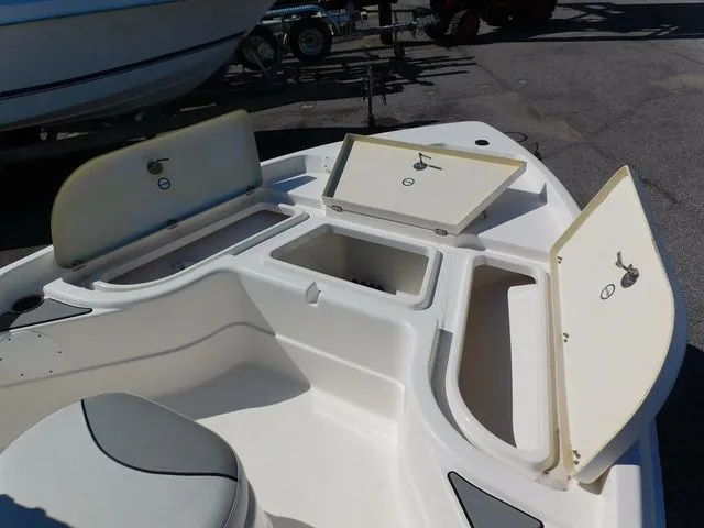 Slide: The Image of NauticStar 195 Bay 2021 - 5