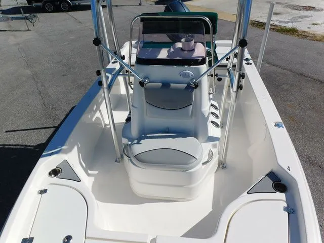 Slide: The Image of NauticStar 195 Bay 2021 - 7
