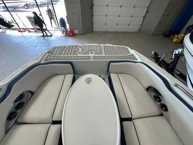 Slide: The Image of Crownline Boats Eclipse E230 XS 2024 - 4