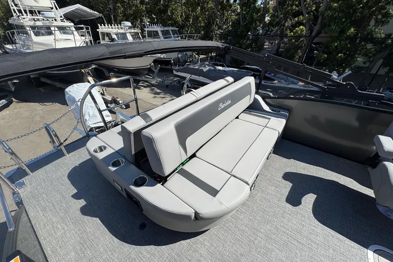 Slide: The Image of 2026 Barletta ARIA 22UC boat with sleek seating and modern design. - 57