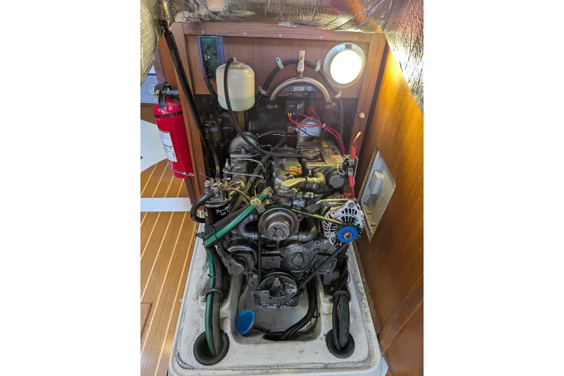 Slide: The Image of Yanmar Diesel Engine - 25