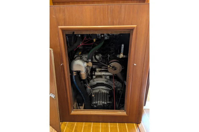 Slide: The Image of Engine Rear Access - 26