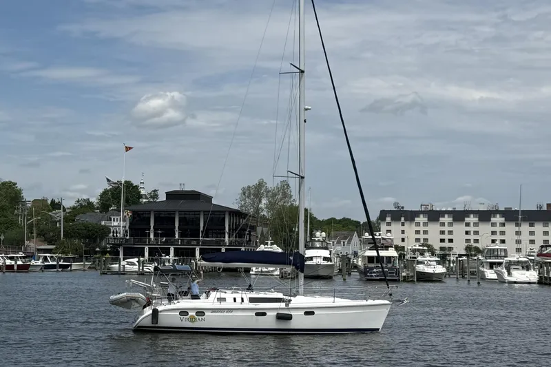 Slide: The Image of Hunter 376 1998 - 42