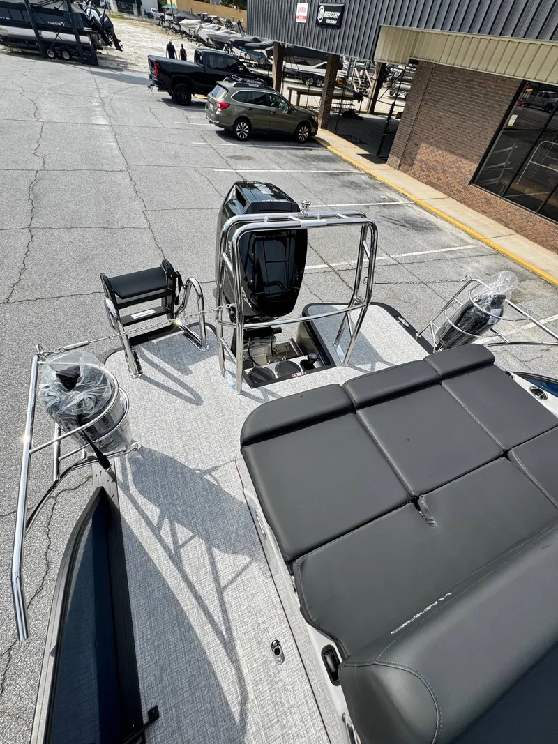 Slide: The Image of Harris Grand Mariner 250 2026 - 12