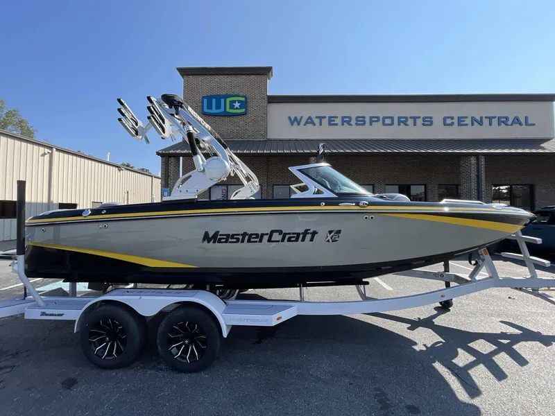 The Image of MasterCraft X25 2014 - 1