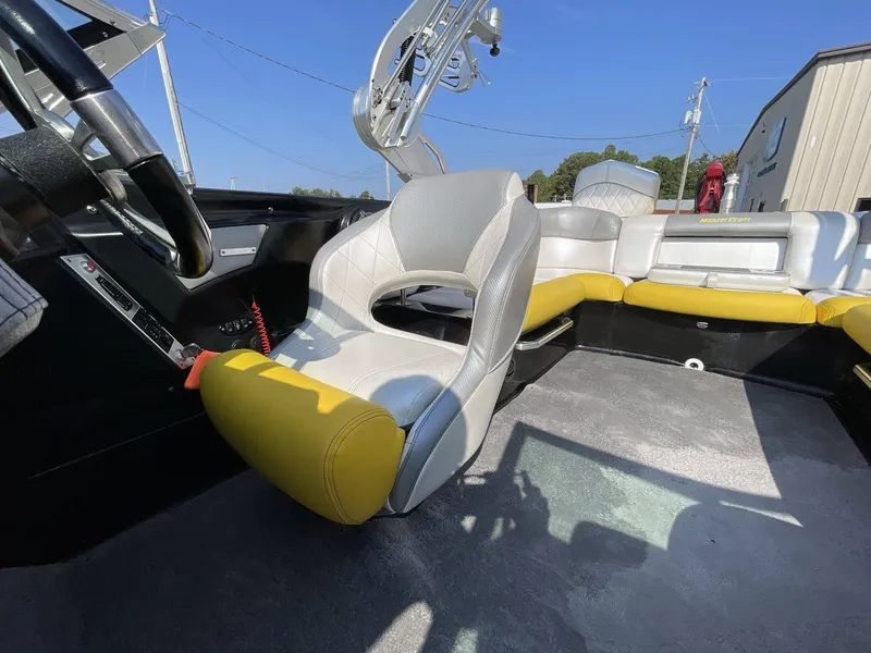 Slide: The Image of MasterCraft X25 2014 - 11