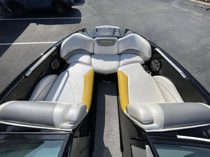 Slide: The Image of MasterCraft X25 2014 - 13