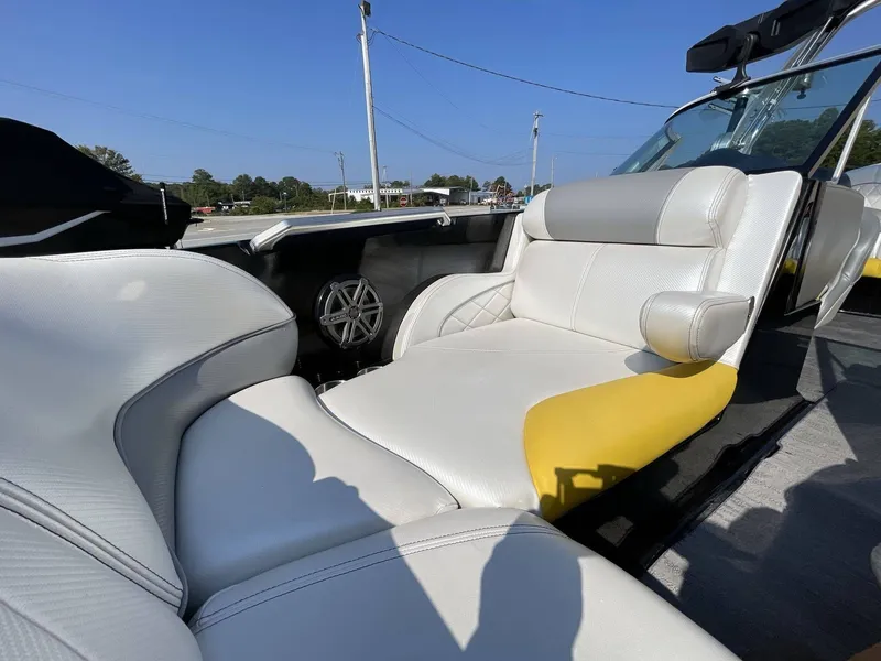 Slide: The Image of MasterCraft X25 2014 - 29