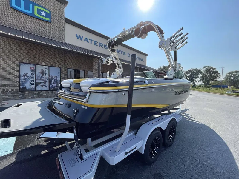 Slide: The Image of MasterCraft X25 2014 - 32