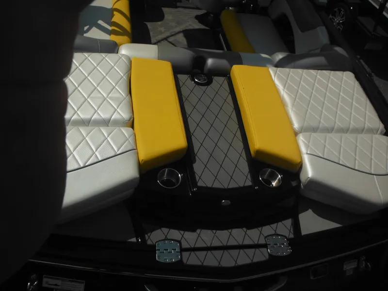 Slide: The Image of MasterCraft X25 2014 - 35